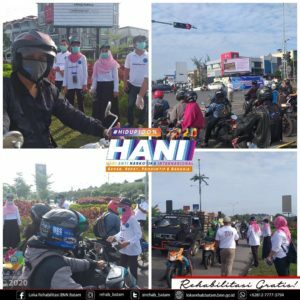 Mengisi Pasca HANI 2020, Staf Loka Batam Bagi-Bagi Masker Gratis Kepada Masyarakat Pengendara Motor