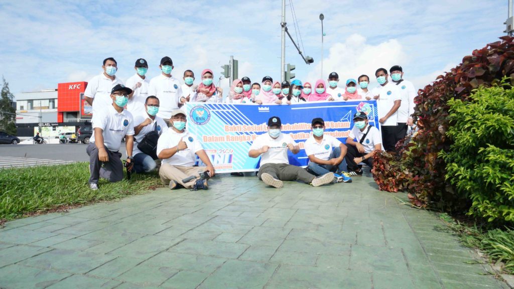 Mengisi Pasca HANI 2020, Staf Loka Batam Bagi-Bagi Masker Gratis Kepada Masyarakat Pengendara Motor