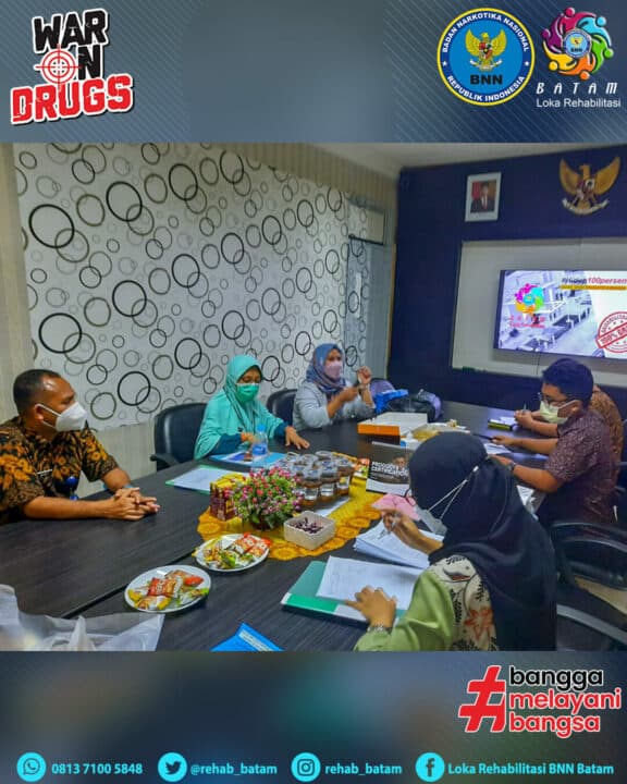 Diskusi dan Sharing Session Antara Tim ZI Balai Besar dan Loka Batam Diskusi dan Sharing Session Antara Tim ZI Balai Besar dan Loka Batam