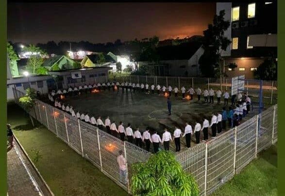 Para Klien Rehabilitasi Mengikuti Malam Renungan Keprihatinan Korban Penyalahgunaan Narkoba Para Klien Rehabilitasi Mengikuti Malam Renungan Keprihatinan Korban Penyalahgunaan Narkoba