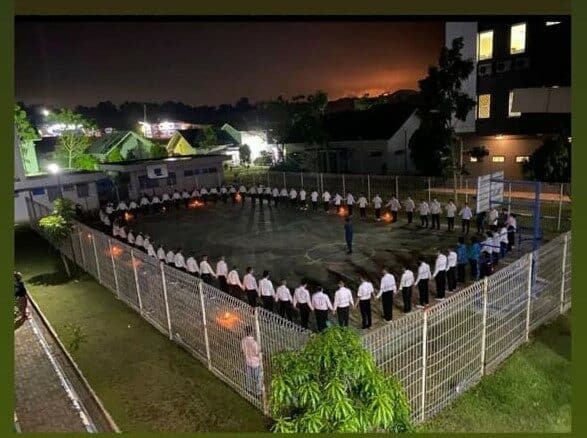 Para Klien Rehabilitasi Mengikuti Malam Renungan Keprihatinan Korban Penyalahgunaan Narkoba Para Klien Rehabilitasi Mengikuti Malam Renungan Keprihatinan Korban Penyalahgunaan Narkoba
