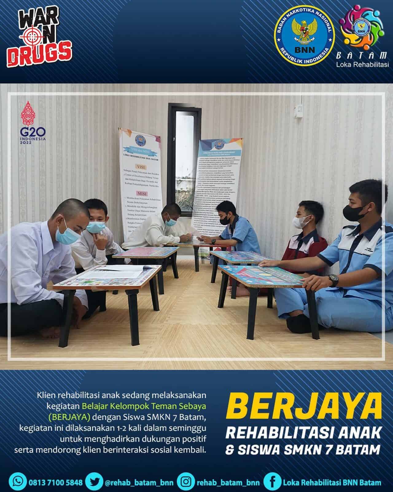 Klien Rehabilitasi Anak Belajar Bersama dengan Para Siswa SMK Negeri 7 Kota Batam