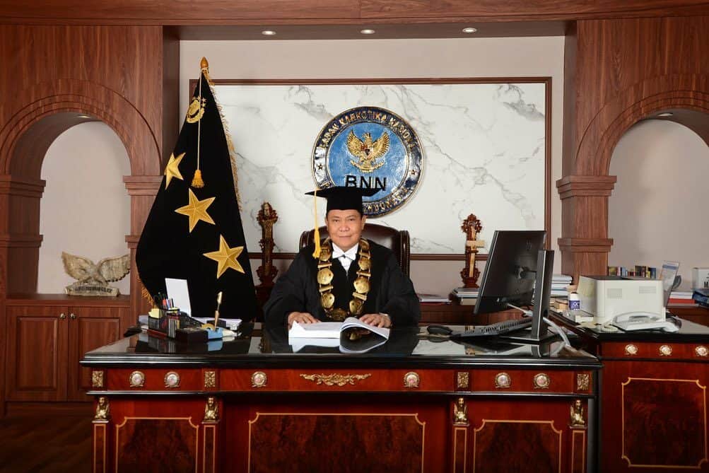 Komjen Pol. Prof. Dr. Petrus R. Golose Raih Penghargaan Tertinggi di Bidang Akademik Komjen Pol. Prof. Dr. Petrus R. Golose Raih Penghargaan Tertinggi di Bidang Akademik